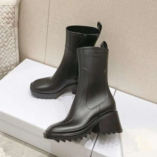 Migelina Women's Boots