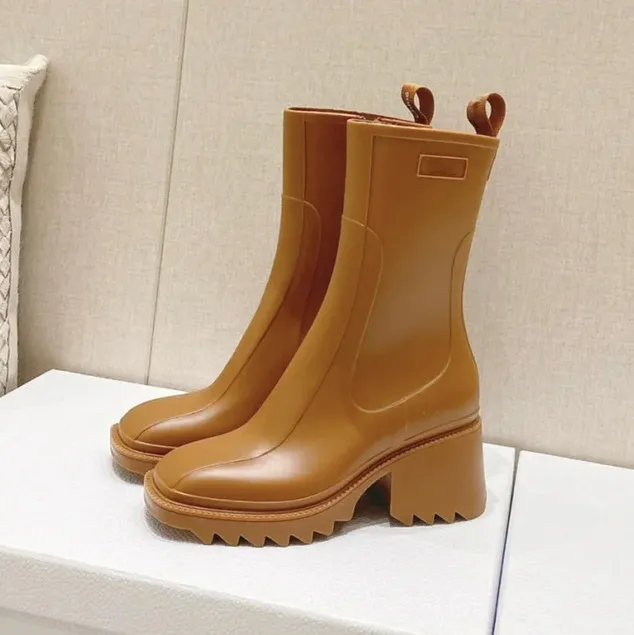 Migelina Women's Boots