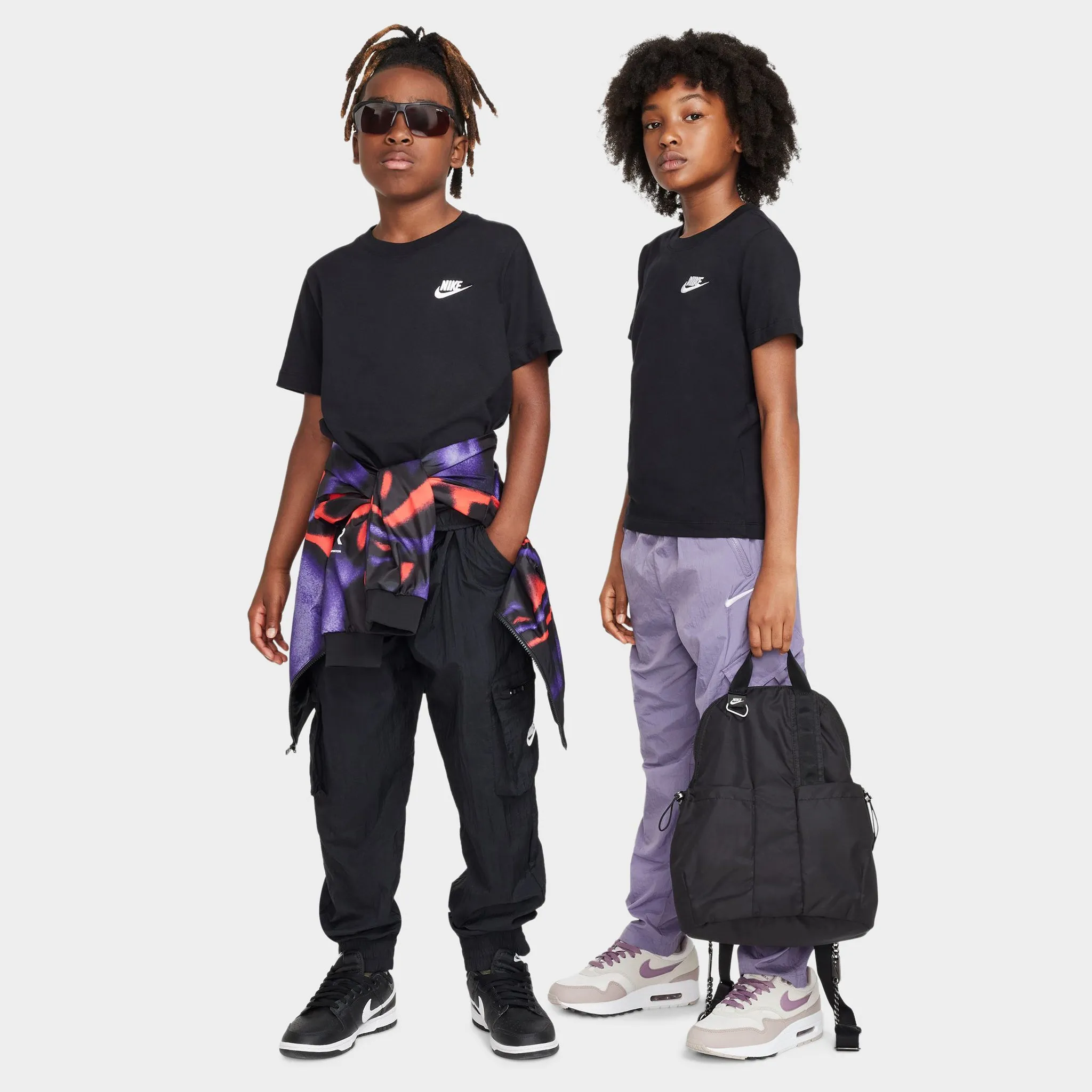 Nike Juniors' Futura T-Shirt  / Black